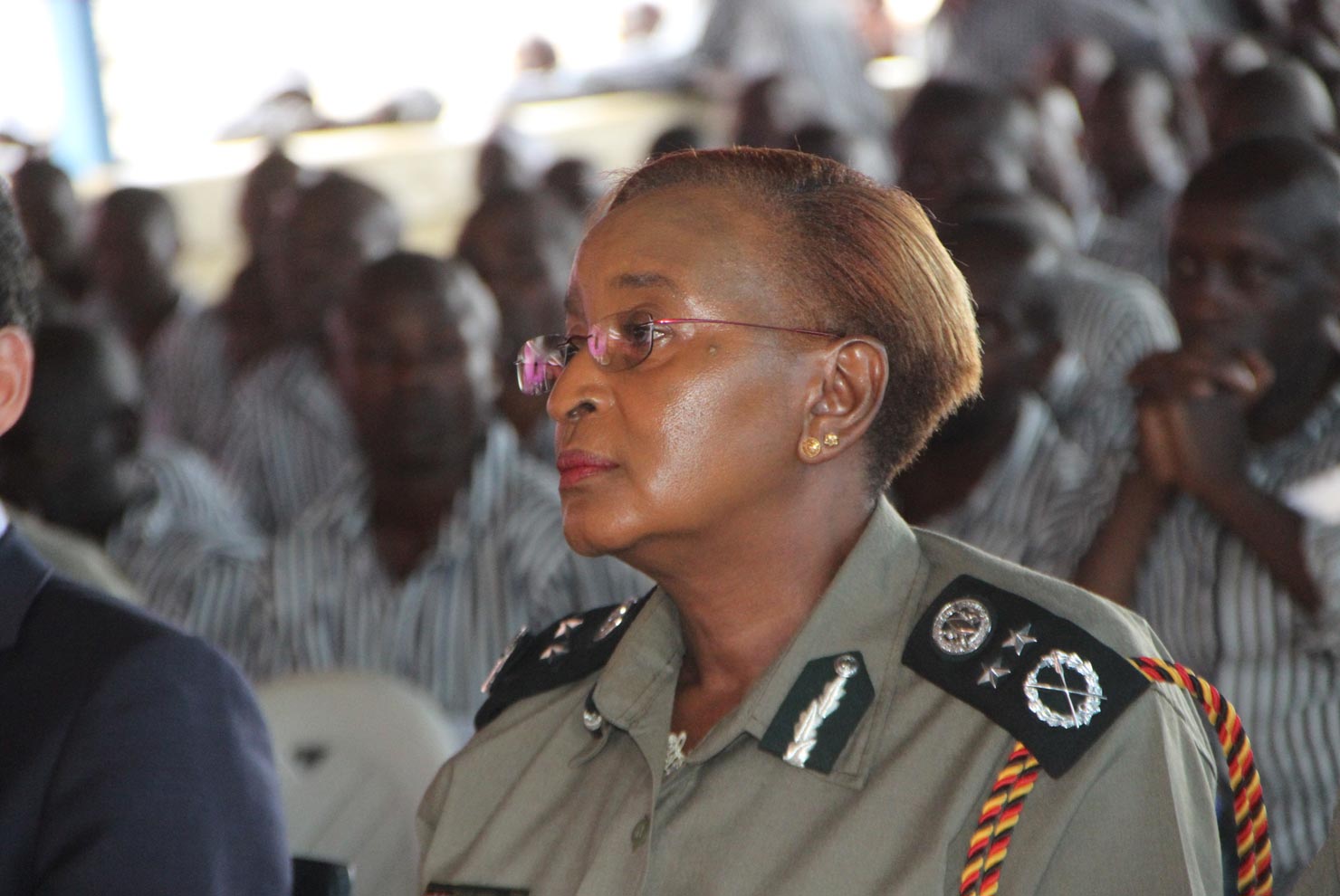 2,400 Prison Wardens